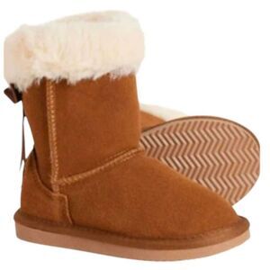 LAMO Audrey Shearling-Lined Suede Winter Boot Girl's Size 1Y